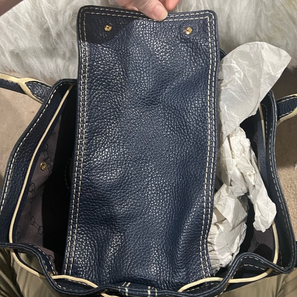 Louis Vuitton Black Textured Tote - Picture 4 of 6